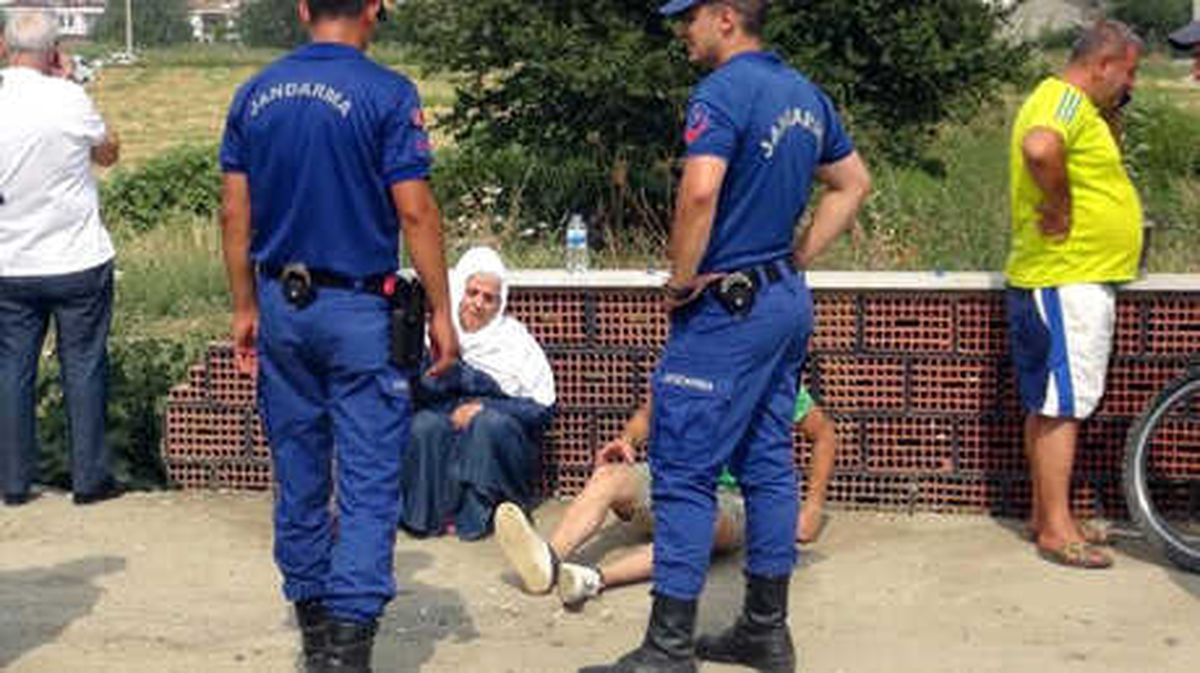 Tekirdağ\'da Hatalı Sollama Kazası: 3 Ölü (2)