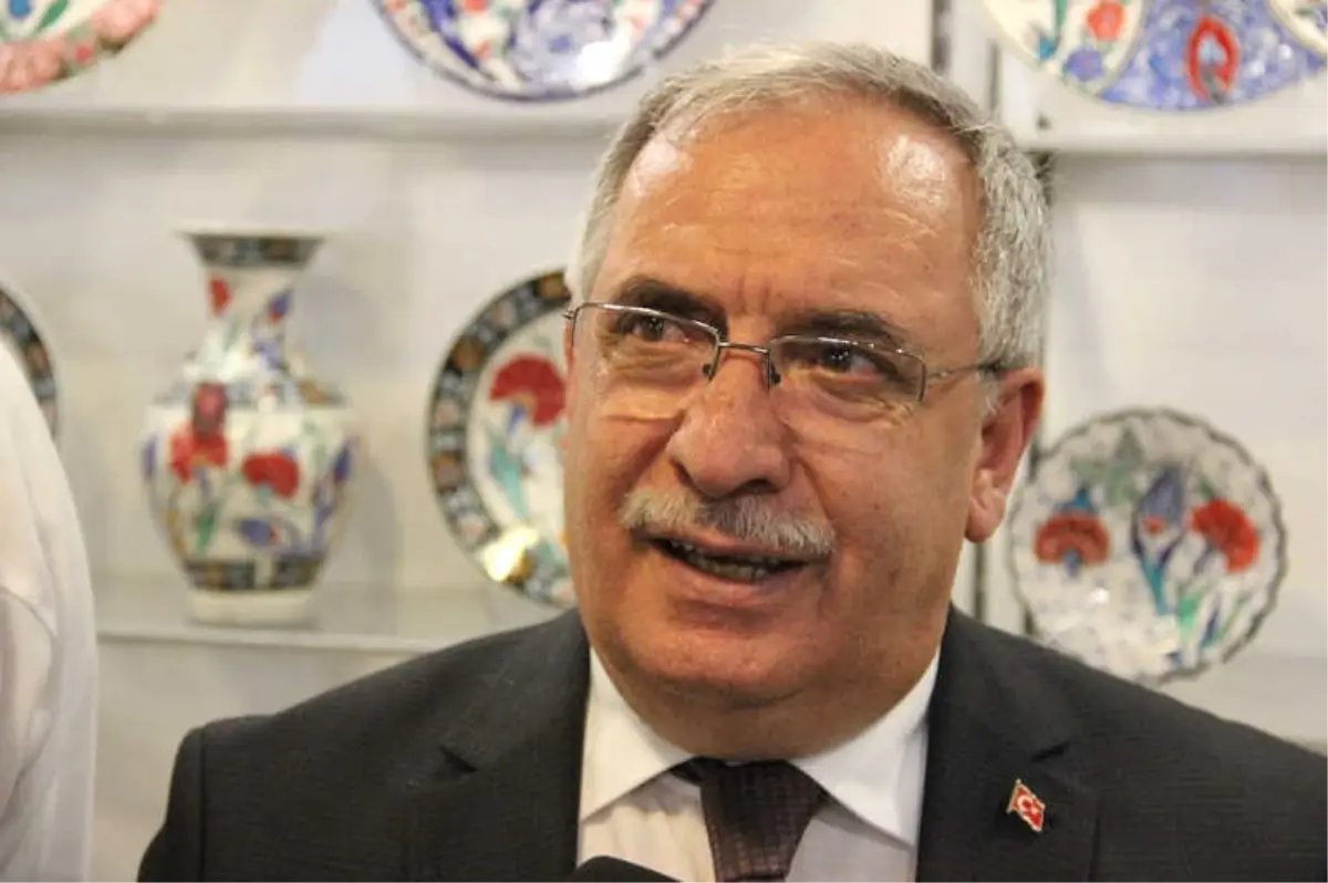 Vali, Basın Mensuplarının Bayramını Kutladı