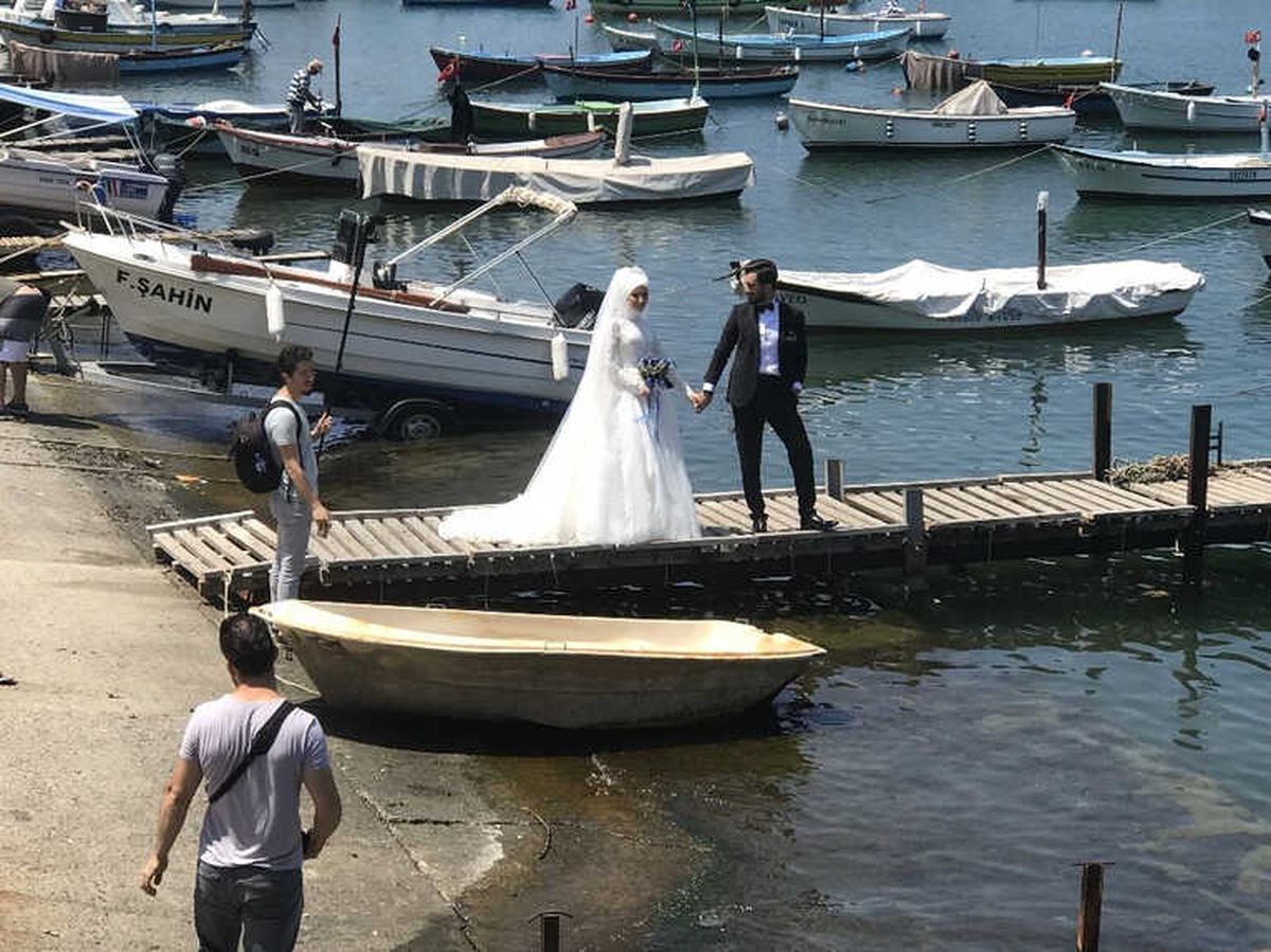 Yeni Çiftler, Mutluluklarını Akçakoca Sahillerinde Ölümsüzleştiriyor