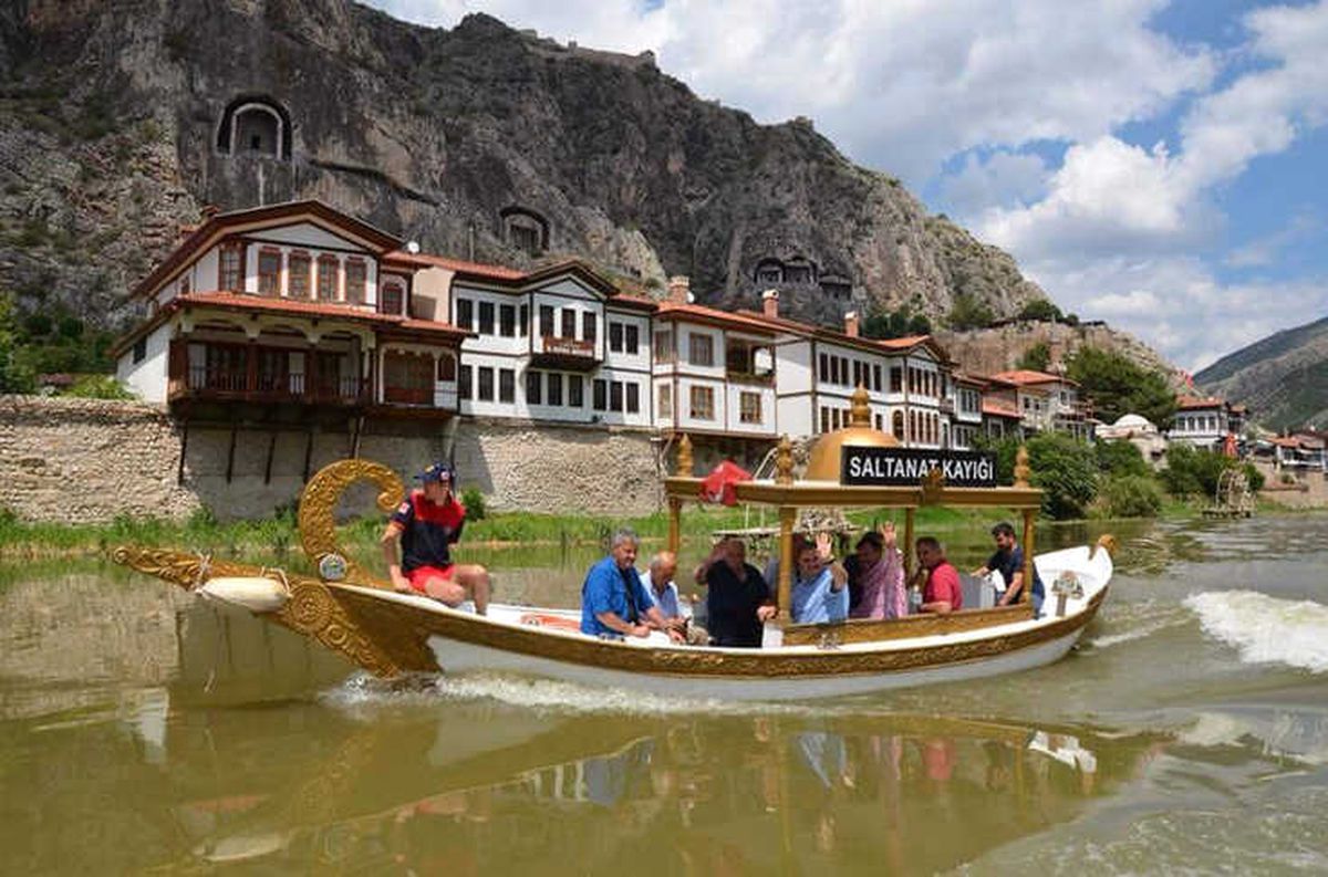 Yeşilırmak\'ta \'Saltanat\' Keyfi