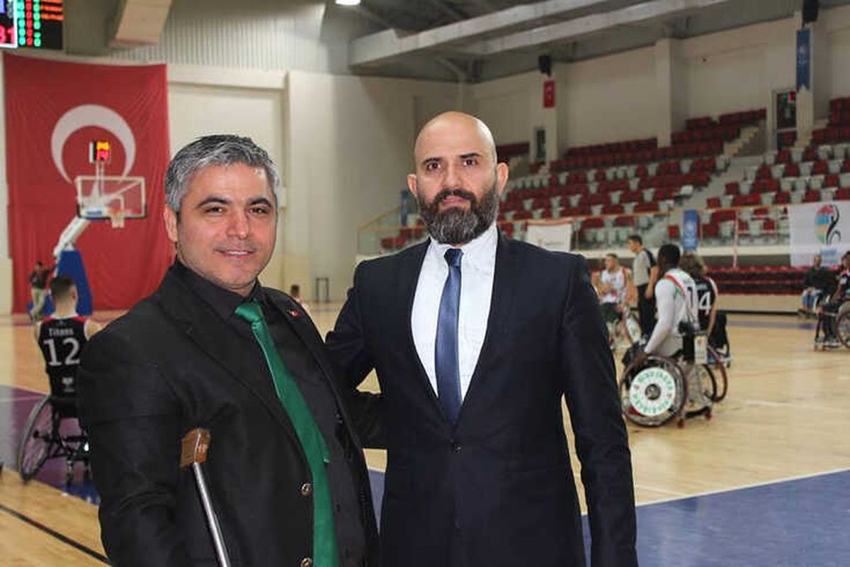 Yosk\'un Başarılı Antrenörü Güçlü Eller\'e Geçti