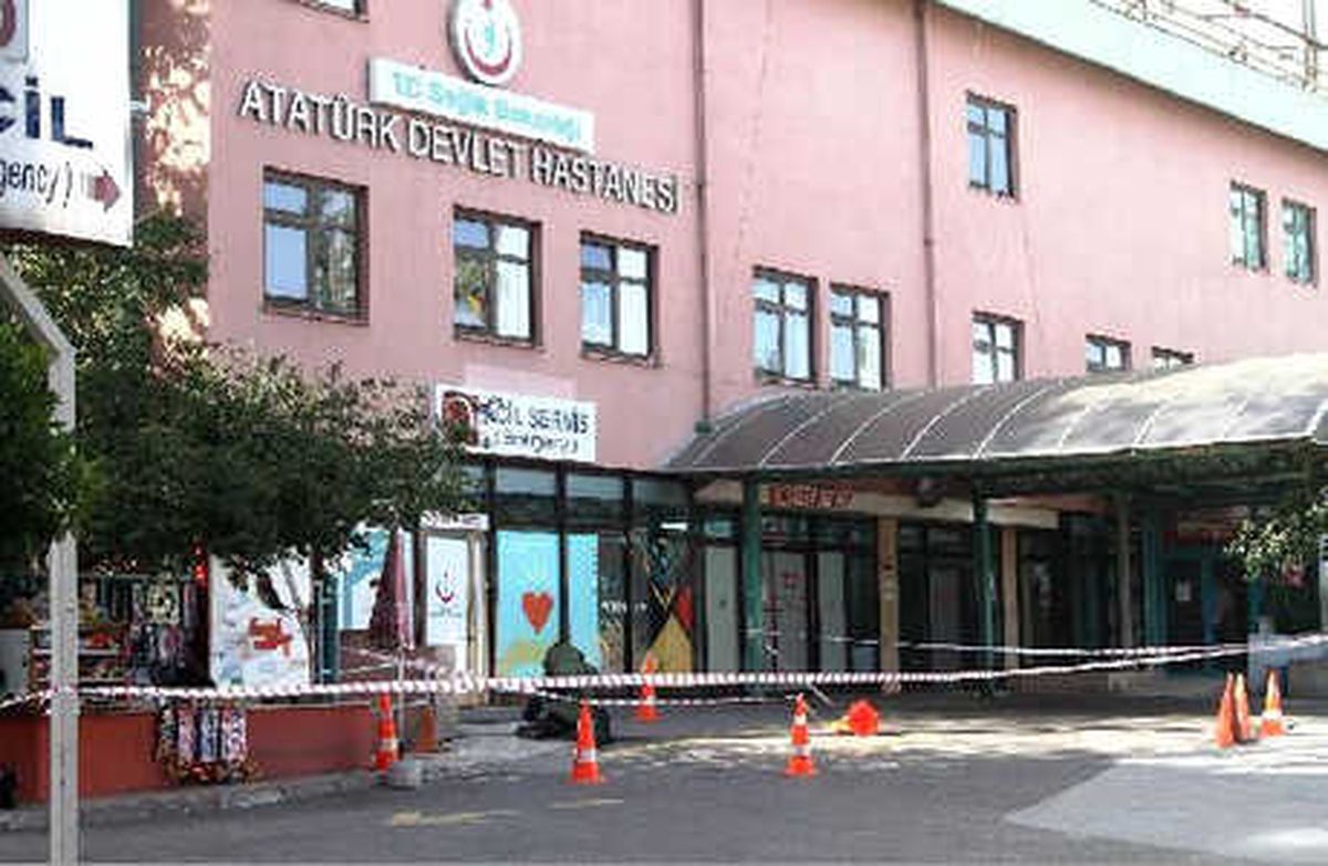 Acil Servis Önünde Çanta Paniği