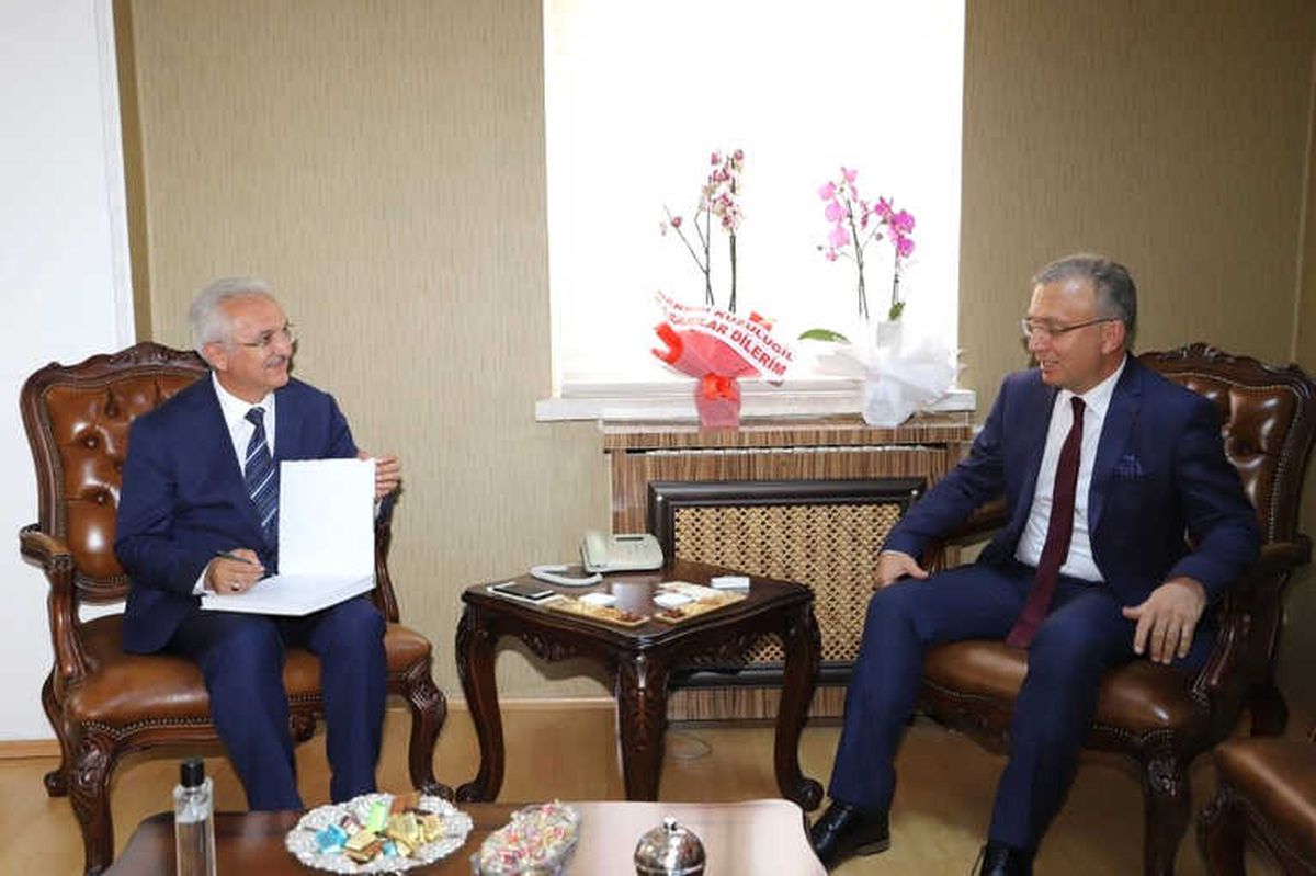 Başkan Başsoy\'dan Rektör Akın Levent\'e Hayırlı Olsun Ziyareti