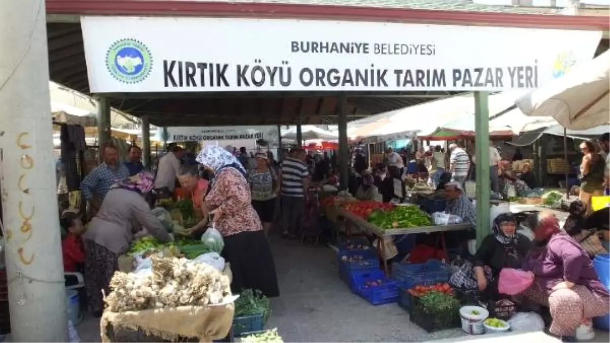 Burhaniye\'de \'Organik\' Pazar Açıldı