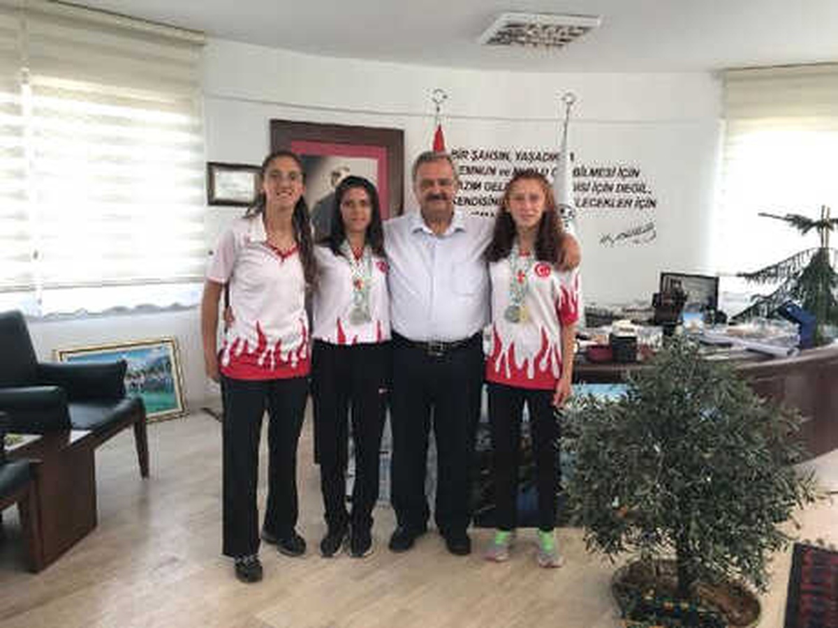 Burhaniyeli Özel Sporcular Avrupa\'dan Madalyayla Döndü