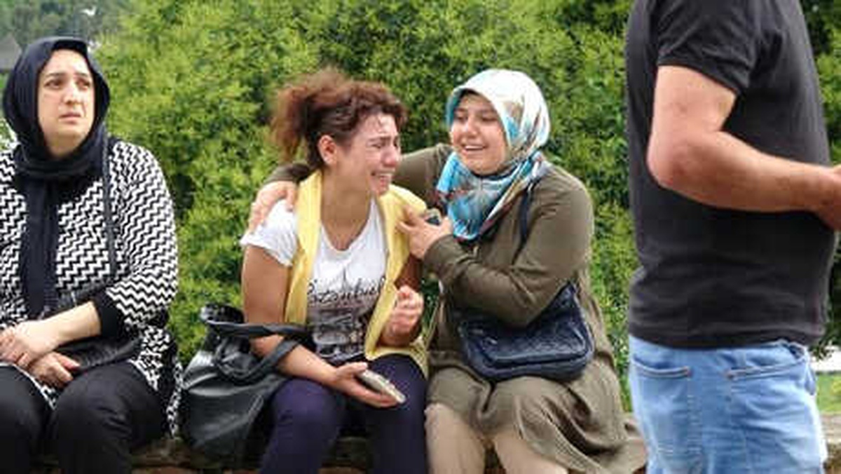 Çöken Binanın Etrafında Oturanlar Kayma Anını Anlattı