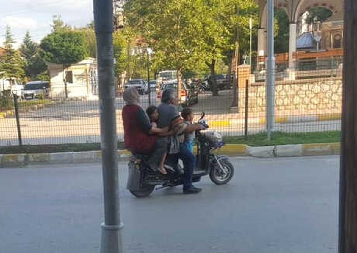 Elektrikli Motosiklette Tehlikeli Yolculuk