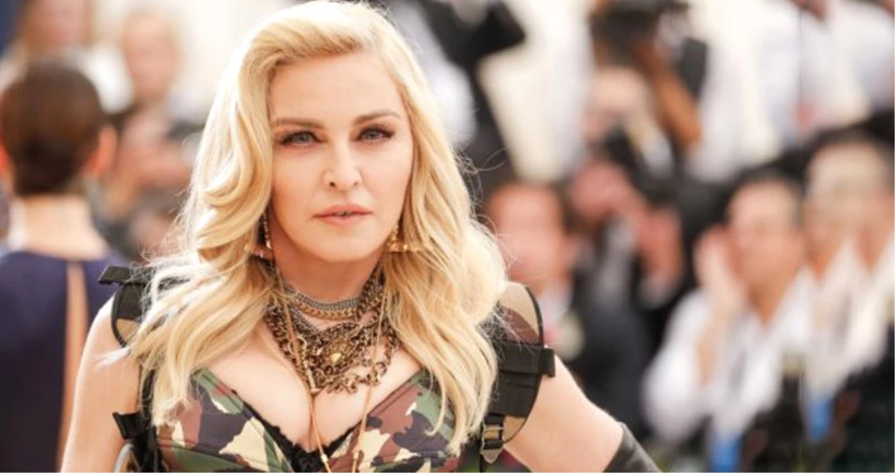 Eski Manken Amanda Cazalet: Yıllarca Madonna\'nın Tacizine Uğradım