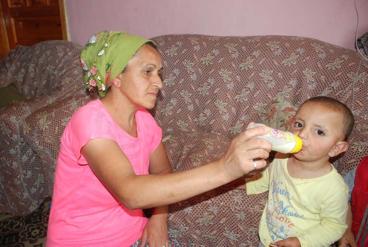 Evrim\'i En Son Gören 1,5 Yaşındaki Kardeşi Sati, Yengesine Emanet