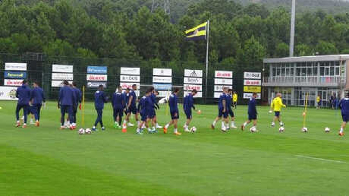 Fenerbahçe Taktik Ağırlıklı Çalıştı