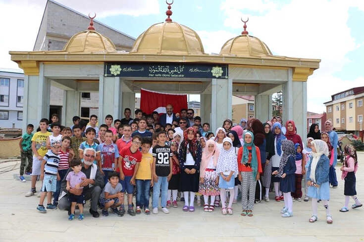 Erzurumlu İş adamı Tarafından Yapılan Cimli Aile Külliyesinde 15 Temmuz Şehitleri İçin Şiir ve Kur\'an Okutuldu