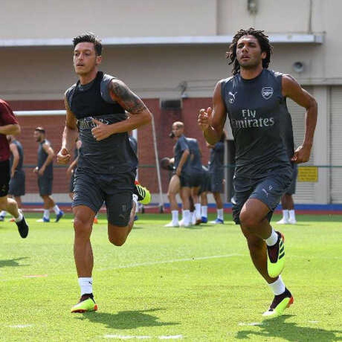 Mesut Özil Çalışmalarına Devam Ediyor