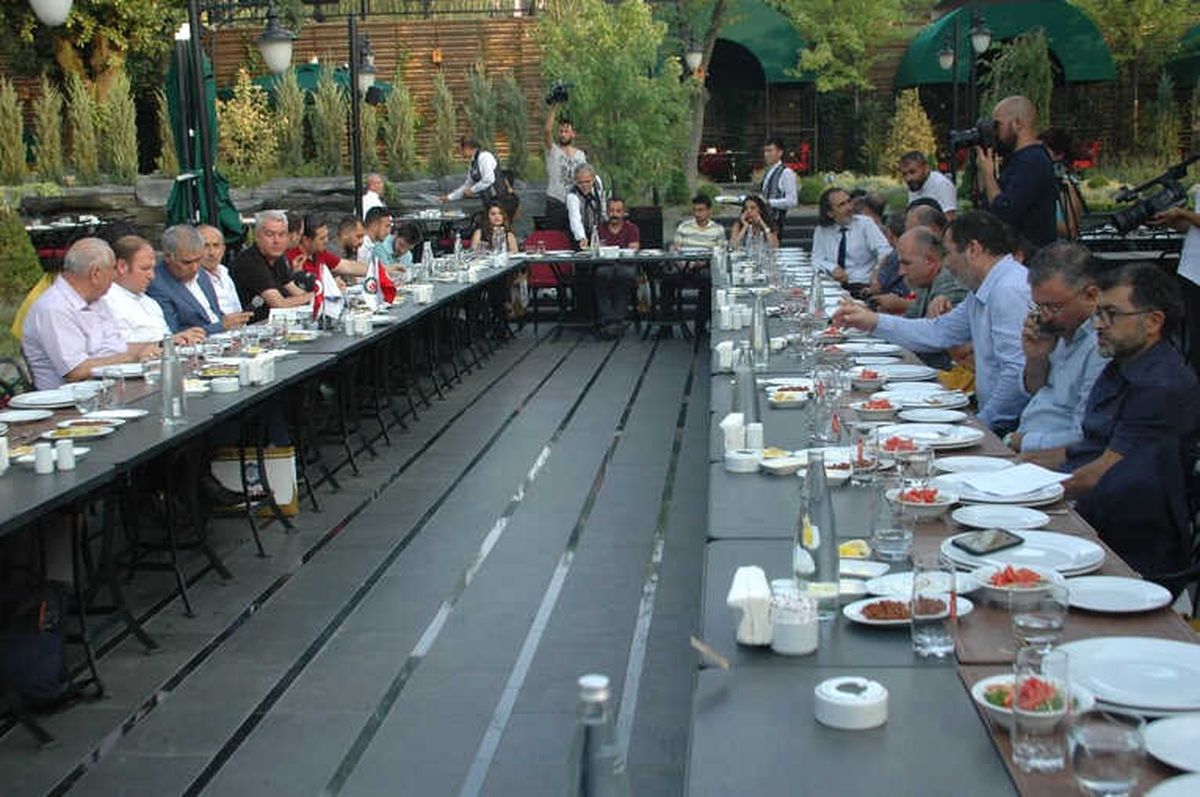 Öz İplik-İş Sendikası Genel Başkanı İnanç Basın Mensuplarıyla Buluştu