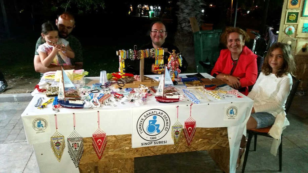 Sinop\'ta Engellilerin El Emeği Ürünleri Satışa Sunuldu
