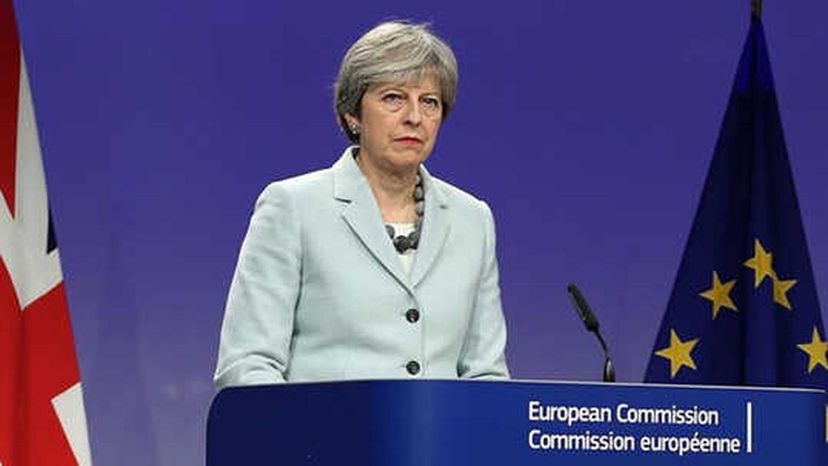 Theresa May Brexit Sürecinde İpleri Eline Aldı