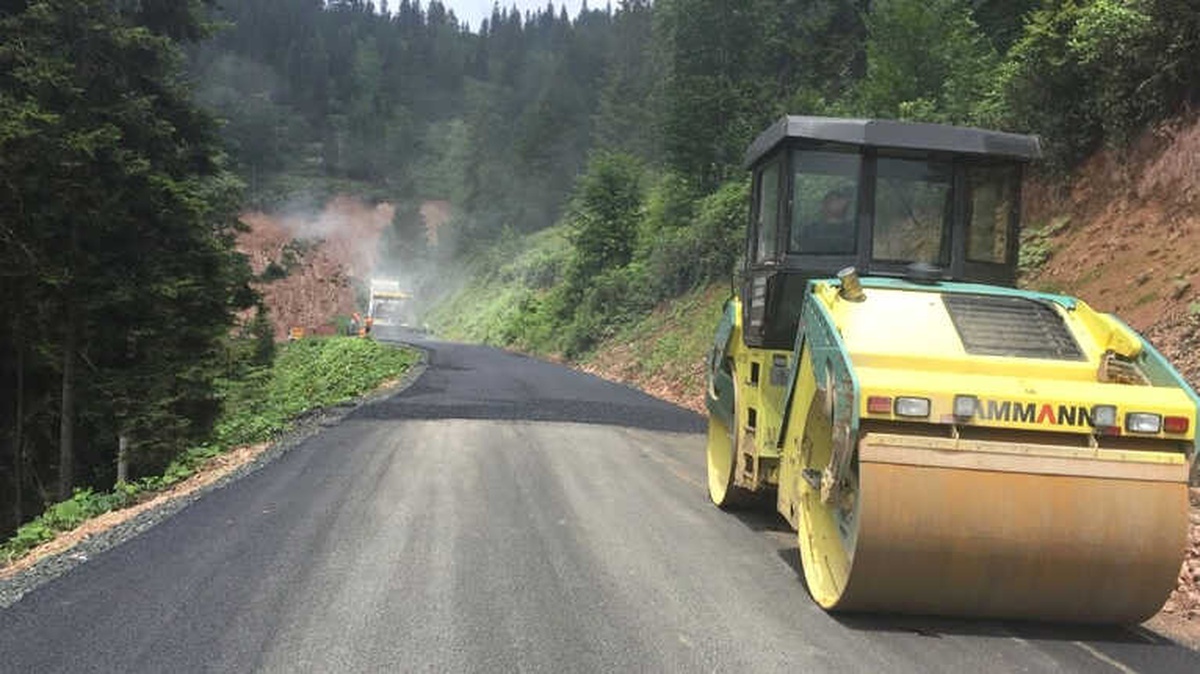 Trabzon\'da Her Gün 15 Değişik Noktada Yol Çalışması Yapılıyor