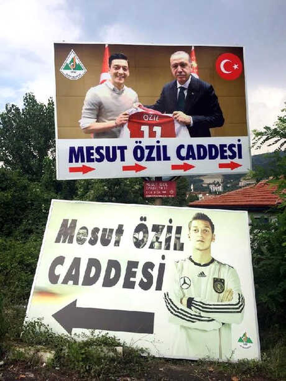 Zonguldak\'taki Mesut Özil Tabelası Değişti
