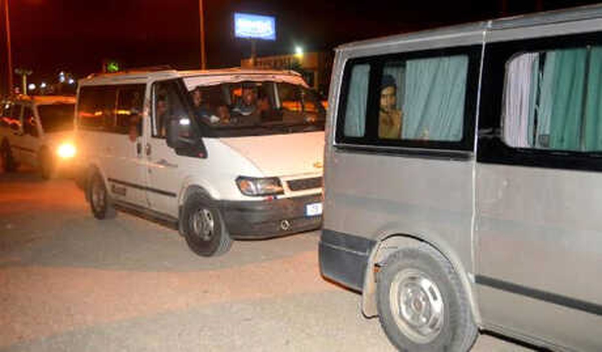 Adana\'da 3\'ü Kadın 44 Kaçak Göçmen Yakalandı
