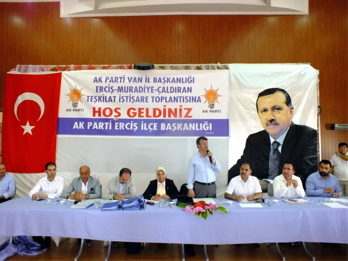 AK Parti\'den \'İstişare\' Toplantısı