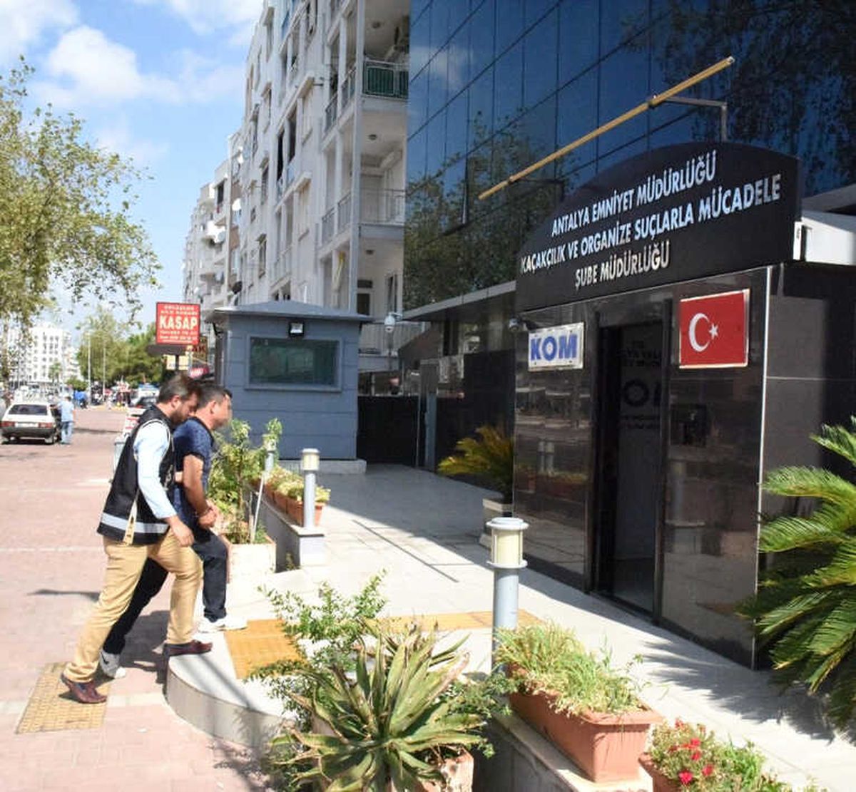 Antbirlik\'e İkinci Dalga Operasyon: 31 Gözaltı