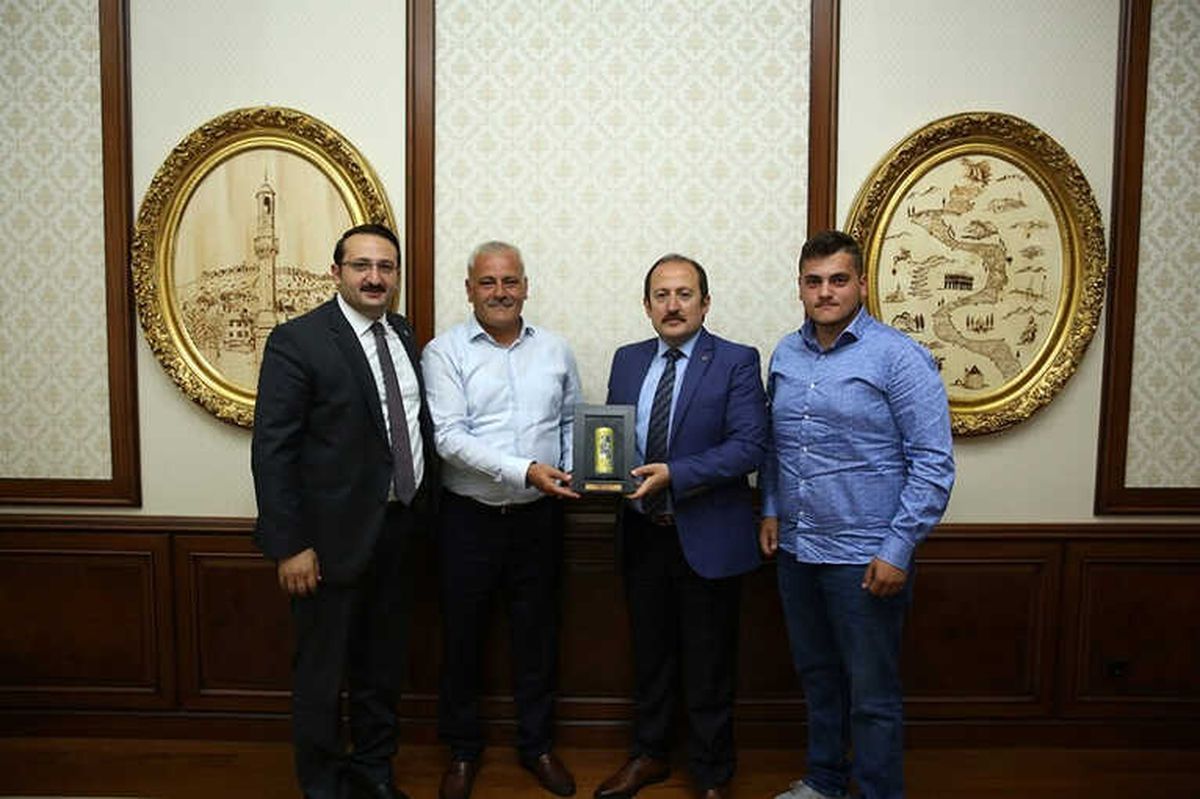 Anzentrum Bayburtspor\'un Forma Sponsoru Oldu