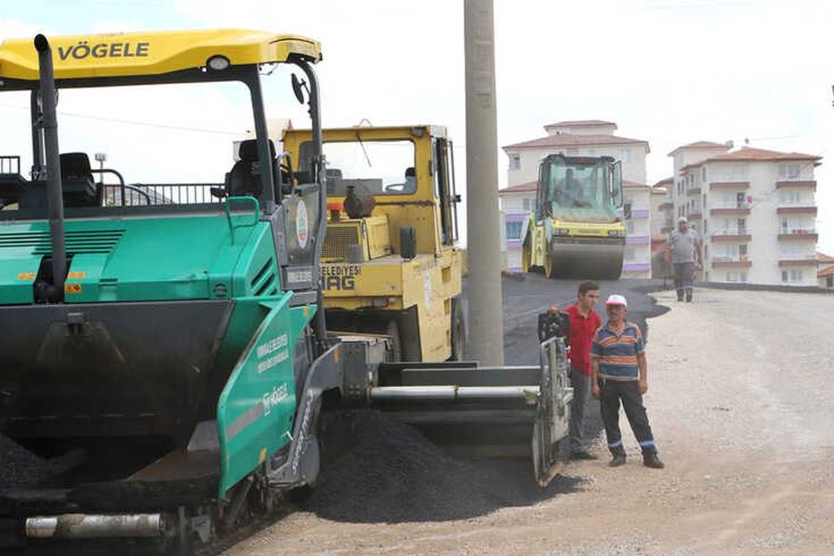 Başkanımız Asfalt Kaplama Çalışmalarını Yerinde İnceledi
