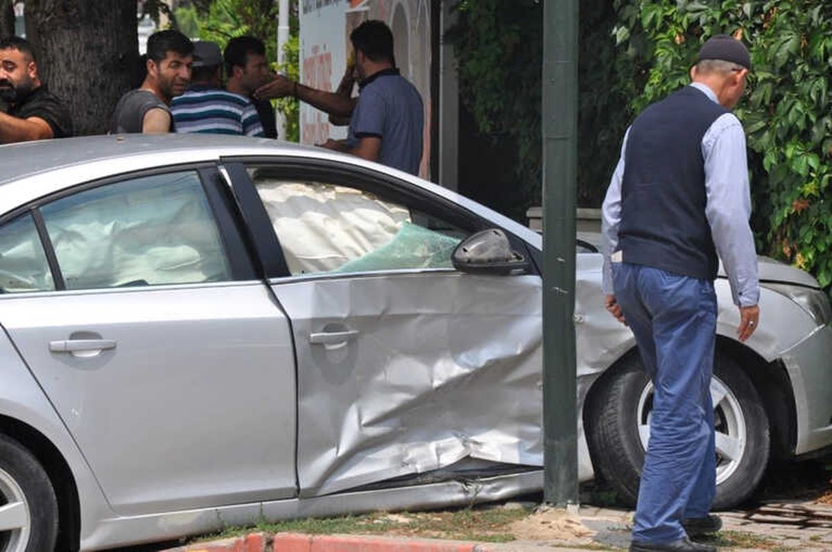 Bursa\'da Trafik Kazası: 4 Yaralı