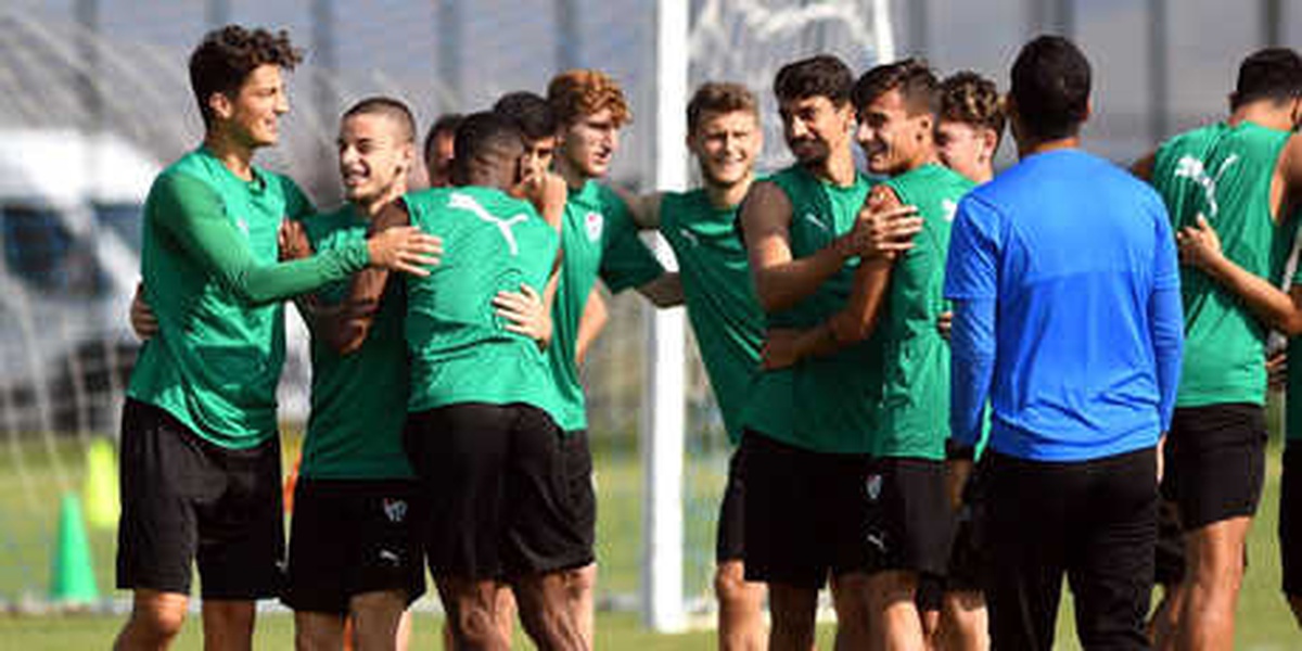 Bursaspor\'da Yüzler Gülüyor