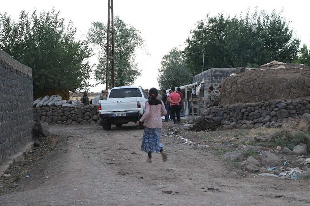 Diyarbakır\'da Arazi Kavgası: 2\'si Ağır 9 Yaralı