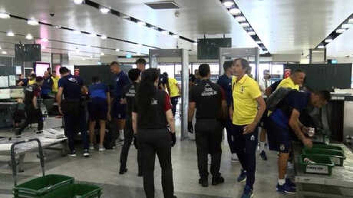 Fenerbahçe, İzmir\'e Giderken Normal Terminali Tercih Etti