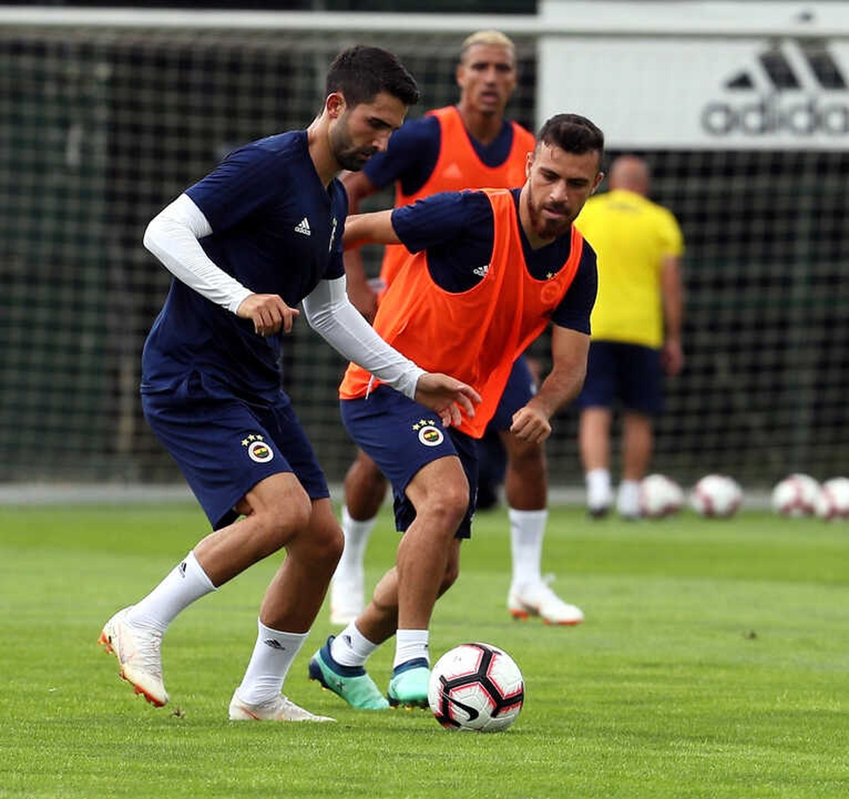 Fenerbahçe Yeni Sezon Hazırlıklarını Sürdürdü