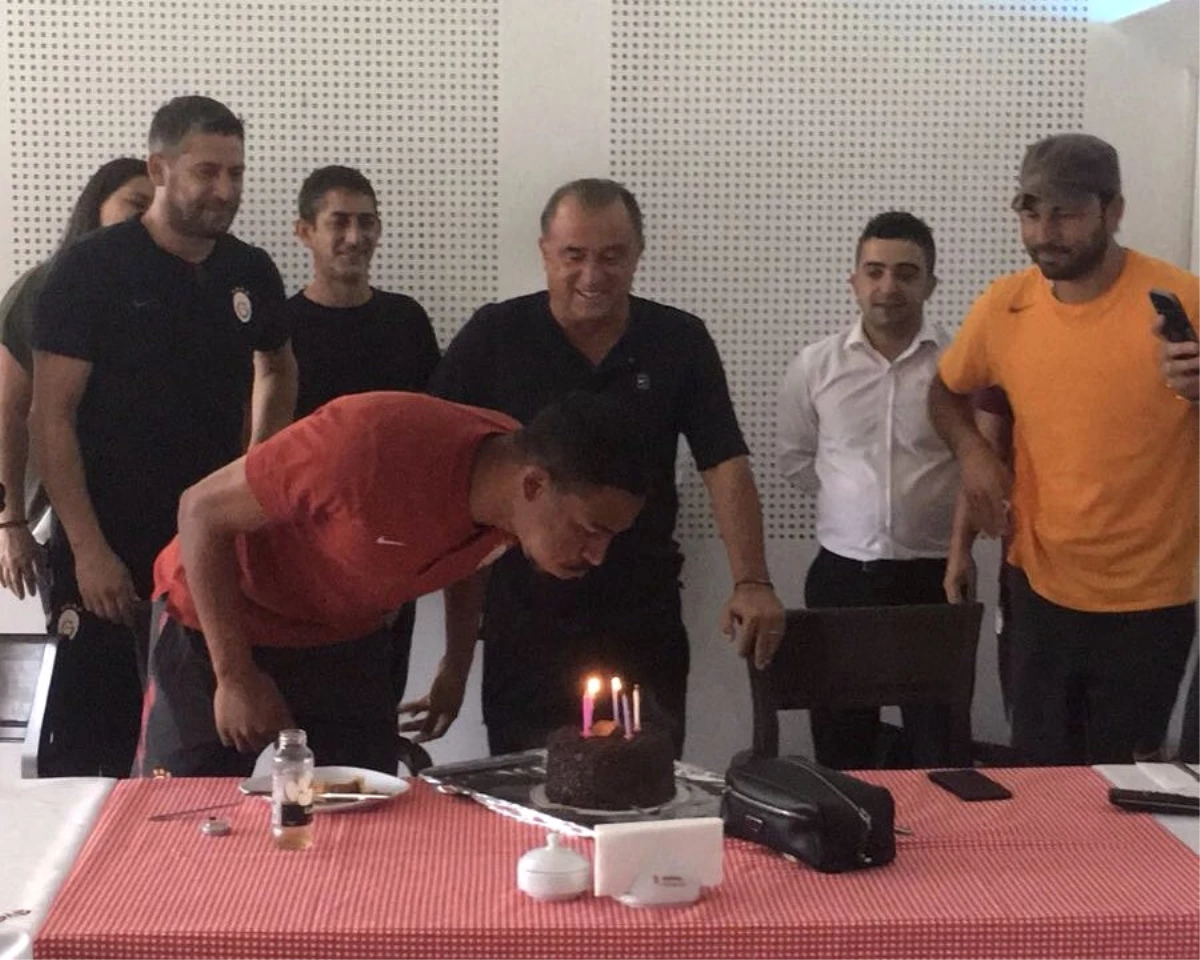 Galatasaray\'da Fernando\'nun Doğum Gününü Kutladı