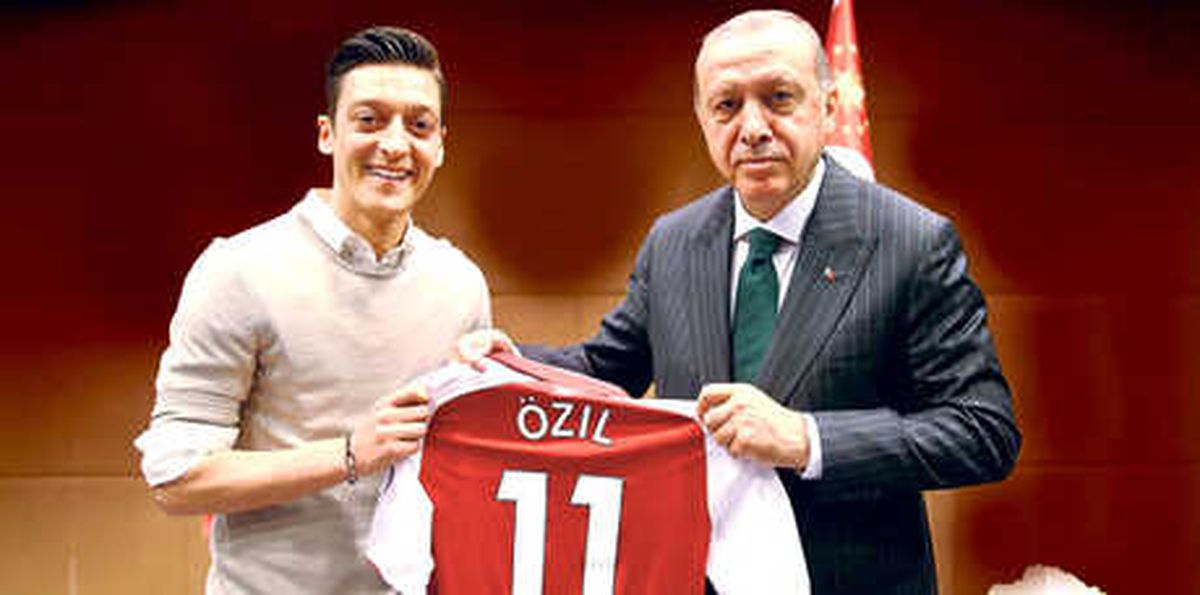"Gözlerinden Öpüyorum"