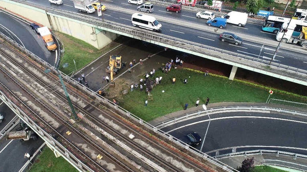 İstanbul\'da Sular Altında Kalan Cadde Havadan Görüntülendi