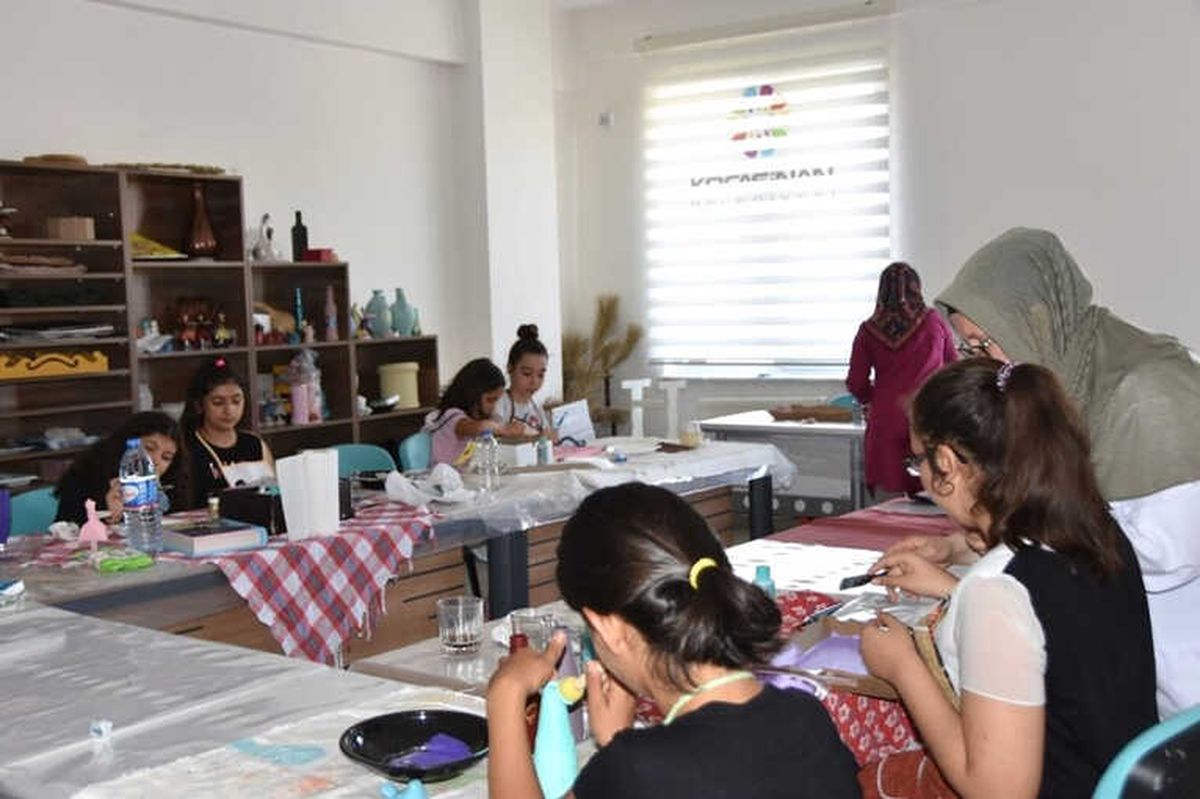 Kocasinan Akademi Çocuklara Meslek Edindiriyor