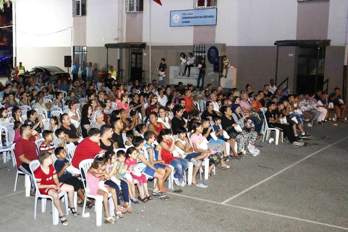 Konak\'ta Açık Havada Sinema Keyfi Devam Ediyor