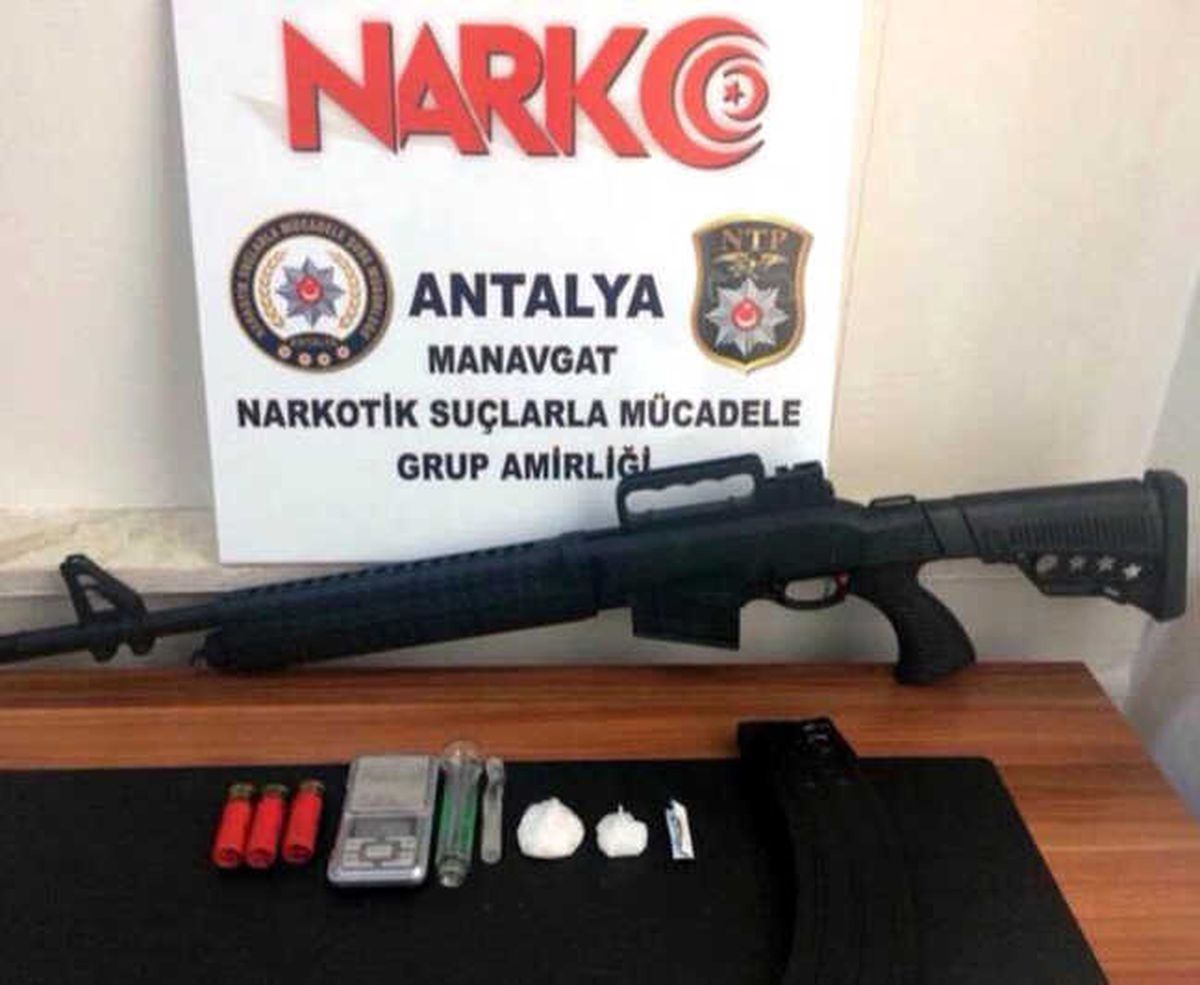 Manavgat\'ta Uyuşturucu Operasyonu