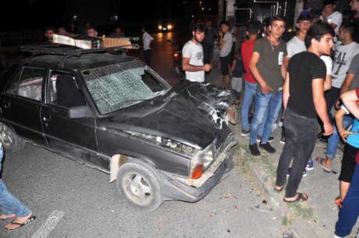 Motosiklet, Otomobil ile Çarpıştı: 2 Yaralı