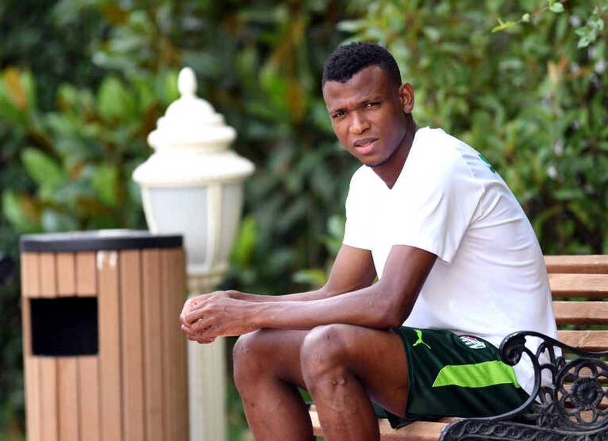 Shehu: "Şu An Bursaspor\'un Oyuncusuyum Ama..."