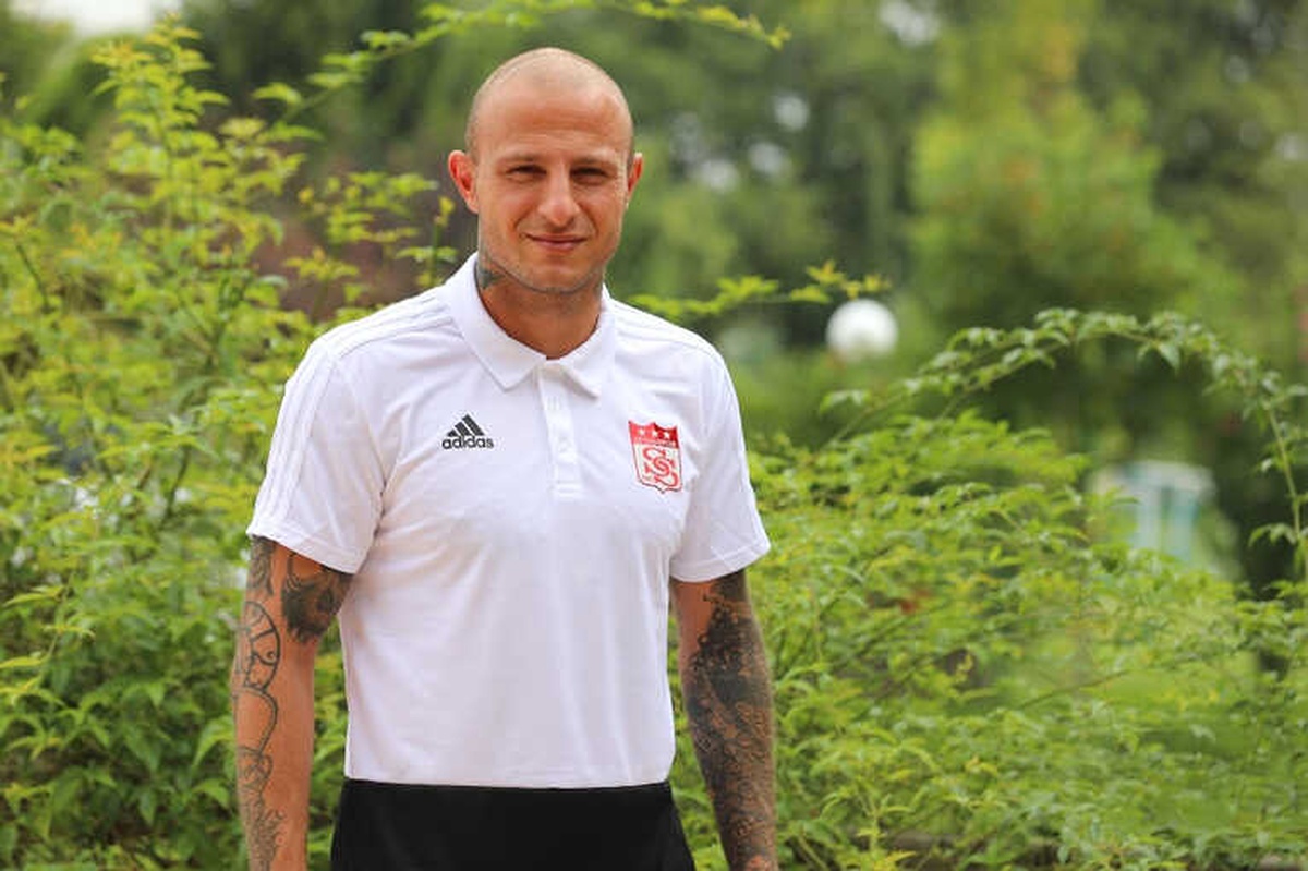 Sivasspor Aydın Karabulut\'u Kadrosuna Kattı