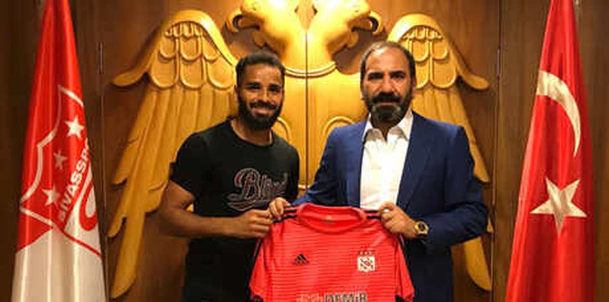 Sivasspor, Douglas ile Sözleşme İmzaladı