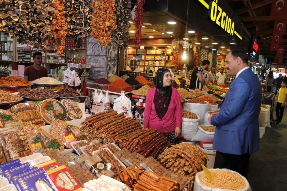 Vali Kaldırım, Kapalı Çarşıyı Gezdi