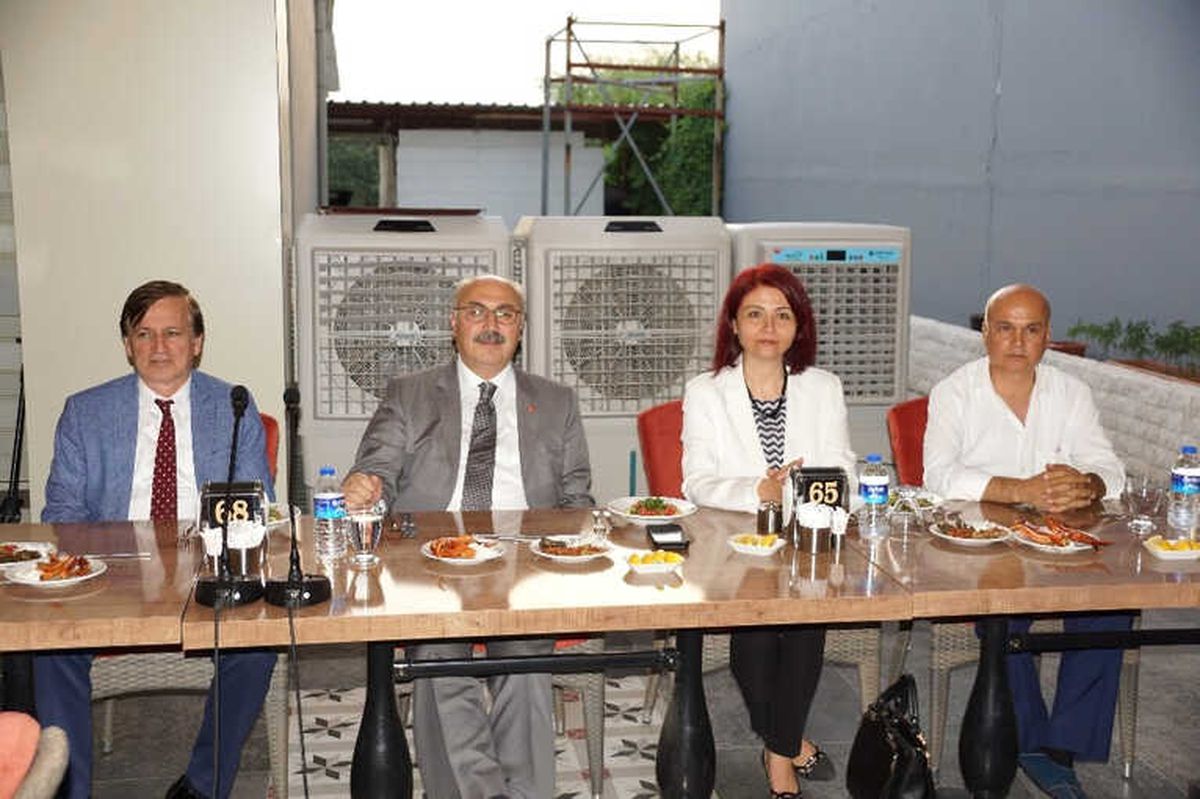 Vali Köşger, Basın Mensupları ile Yemekte Buluştu