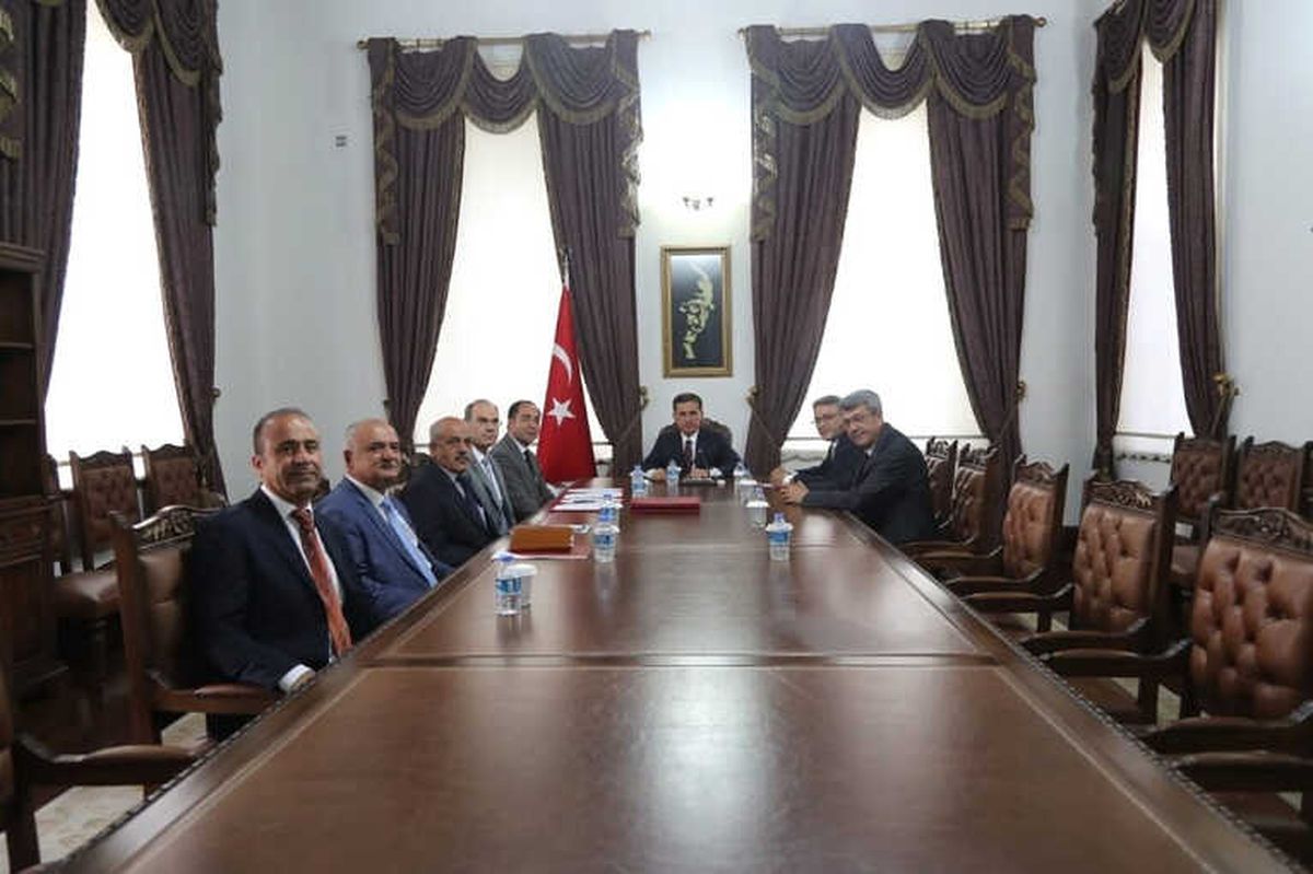 Vali Topaca, Hayırsever Niyazi Ercan ile Okul Pansiyonu Protokolü İmzaladı