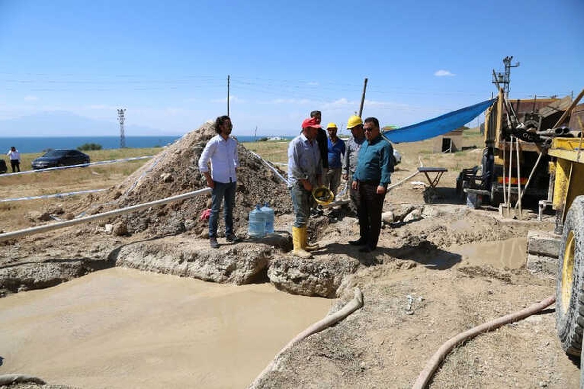Vaski\'den Mavi Bayraklı Halk Plajına İçme Suyu