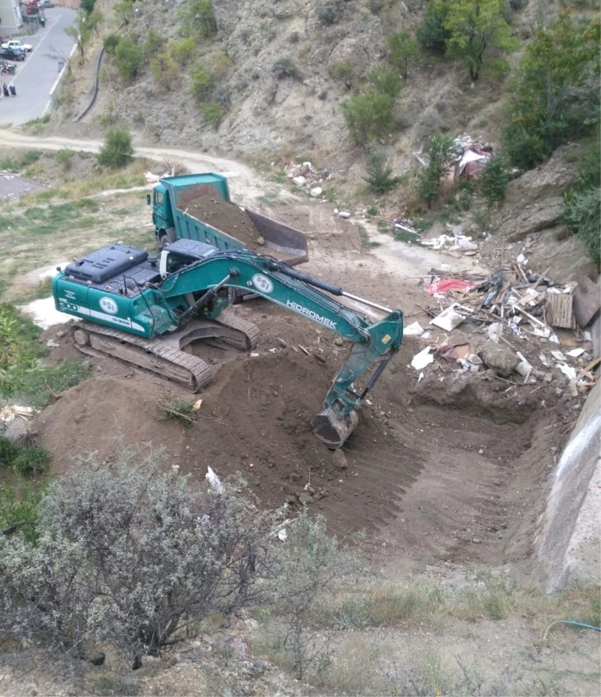 Yağmur Suyu Izgaralarının Tıkanması Önlenecek