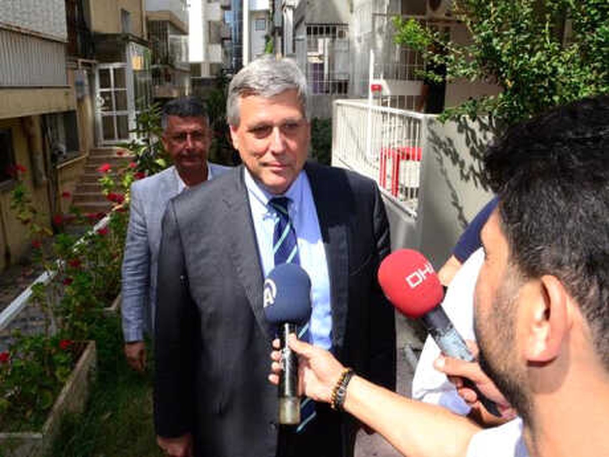 ABD\'nin Ankara Maslahatgüzarı, Rahip Brunson\'u Ziyaret Etti