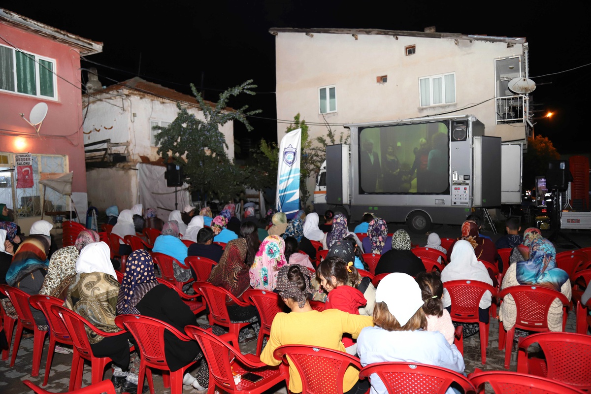 Açık Hava Sinema Geceleri Büyük İlgi Görüyor