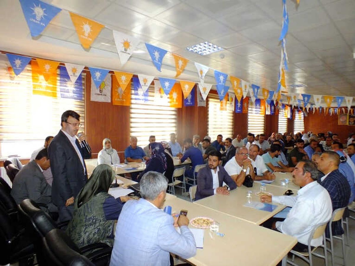 AK Parti\'den İstişare Toplantısı