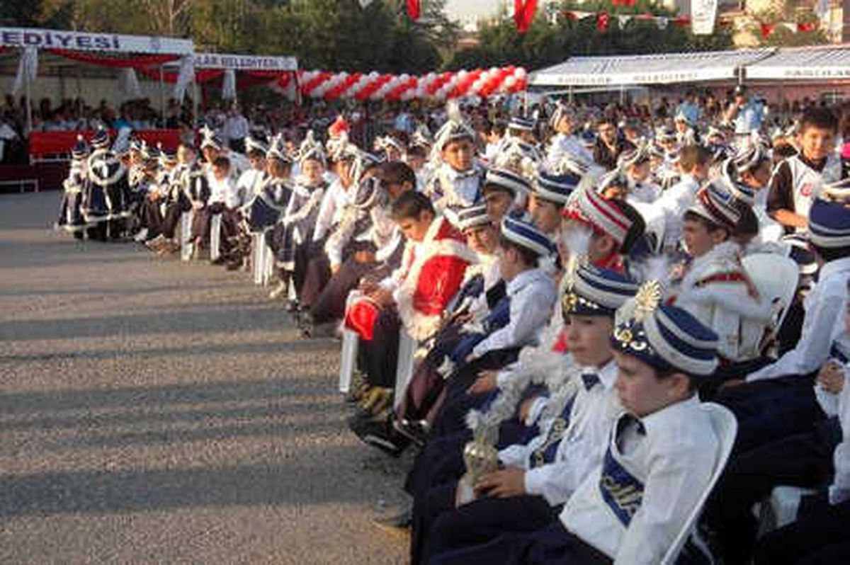 Bağcılar\'da İki Ayda 2 Bin 706 Çocuk Sünnet Ettirildi